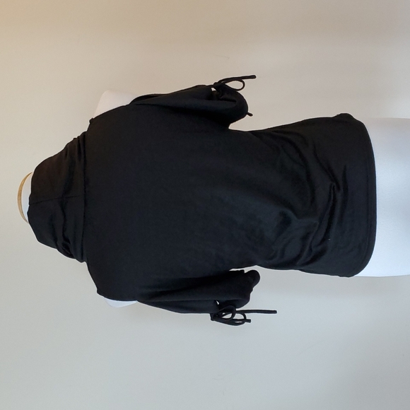 Erik Hart Cold Shoulder Black Top with gathered sleeves and ties - Size S - Picture 6 of 9